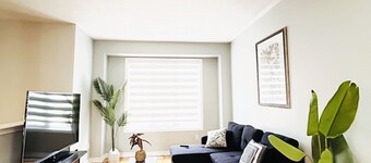 Entire house sleeps upto 12guest+ with parking clean,stylish pet/family friendly
