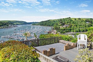 Unclassified image, 4 of 26, button - 3 Bed in Kingswear (oc-a29168) (Dartmouth)