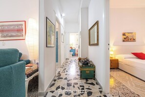 2 slaapkamers, een strijkplank/strijkijzer, gratis wifi, beddengoed