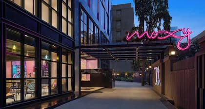 Moxy Mumbai Andheri West