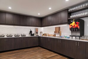 Breakfast meal - Residence Inn By Marriott Detroit Dearborn (Dearborn)