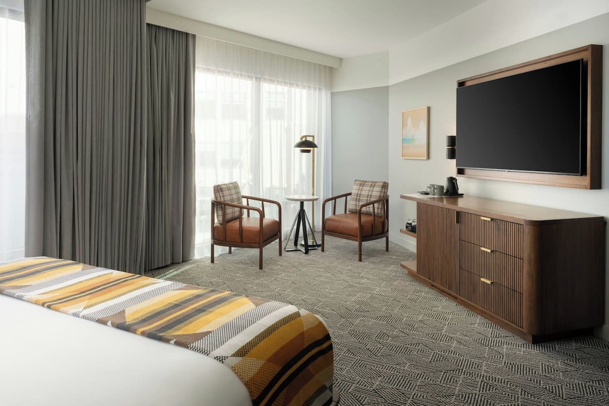Studio suite, 1 kingsize bed, niet-roken, in toren | 1 slaapkamer, hypoallergeen beddengoed, een kluis op de kamer