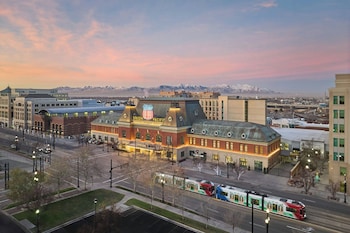 Asher Adams, Autograph Collection