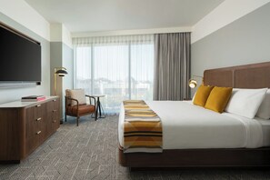 Hypo-allergenic bedding, in-room safe, desk, laptop workspace - Asher Adams, Autograph Collection (Salt Lake City)