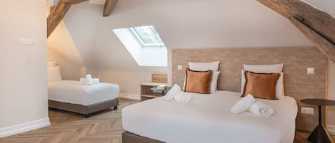 Deluxe-Apartment | Hochwertige Bettwaren, Betten mit Memory-Foam-Matratzen