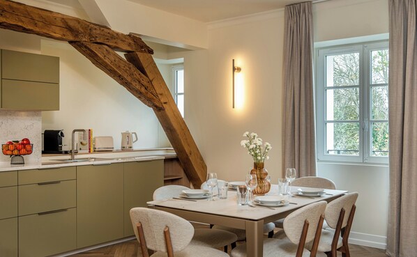 2 bedrooms, premium bedding, memory-foam beds, blackout curtains