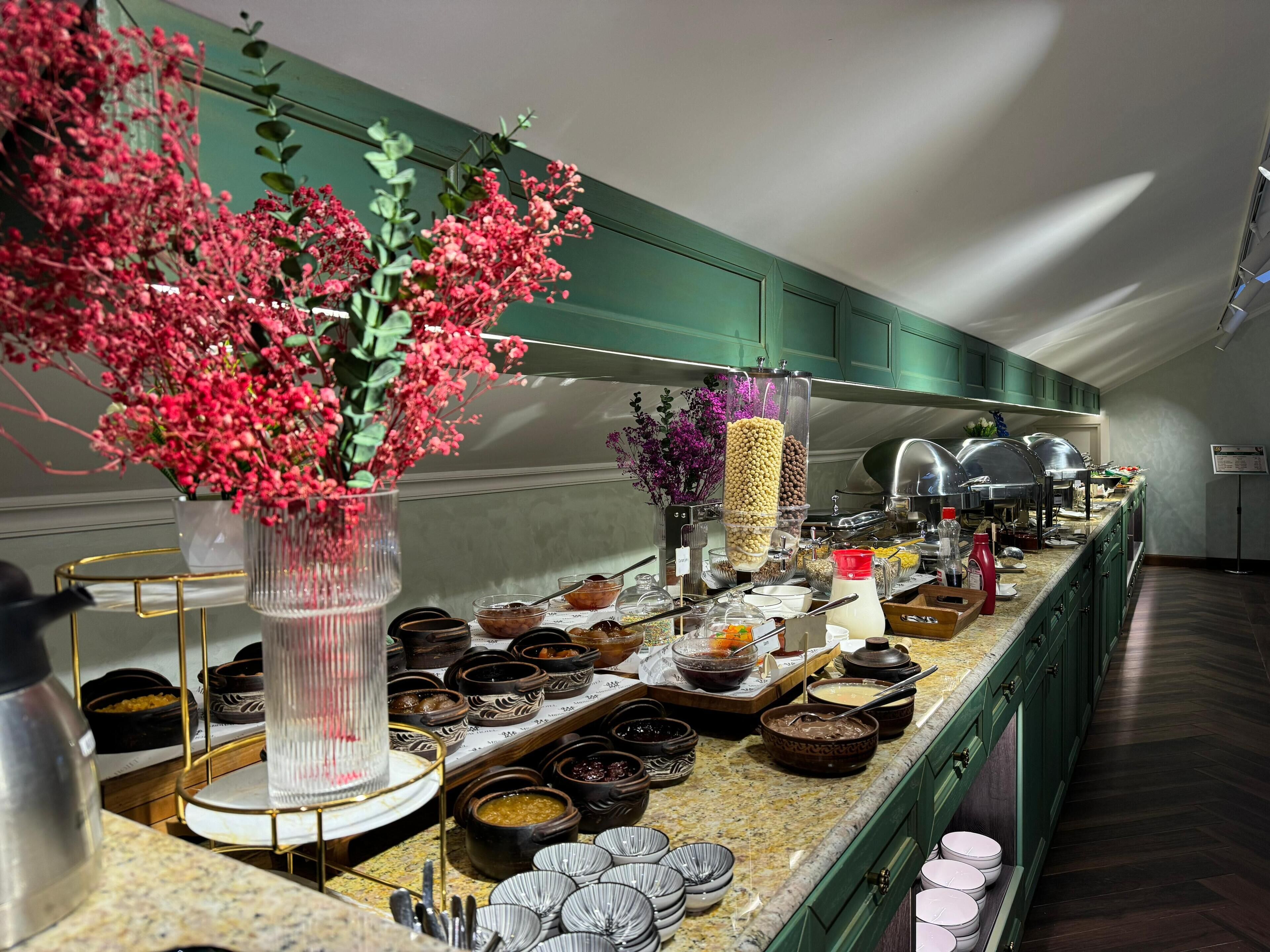 Free daily continental breakfast