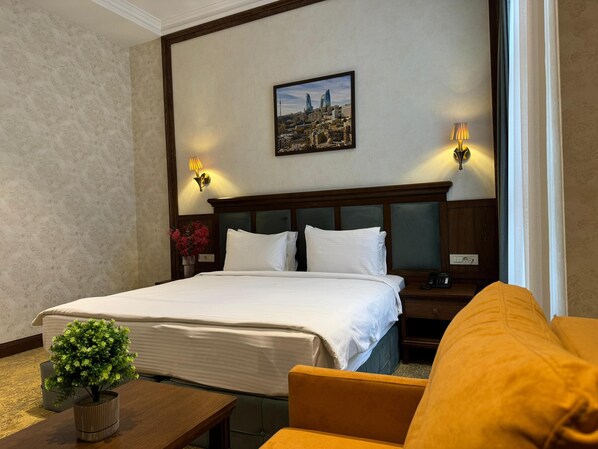 Superior Room | Frette Italian sheets, premium bedding, desk, soundproofing - Midway Baku Hotel (Baku)