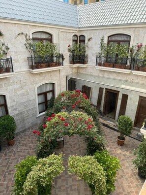 Exterior - Midway Baku Hotel (Baku)