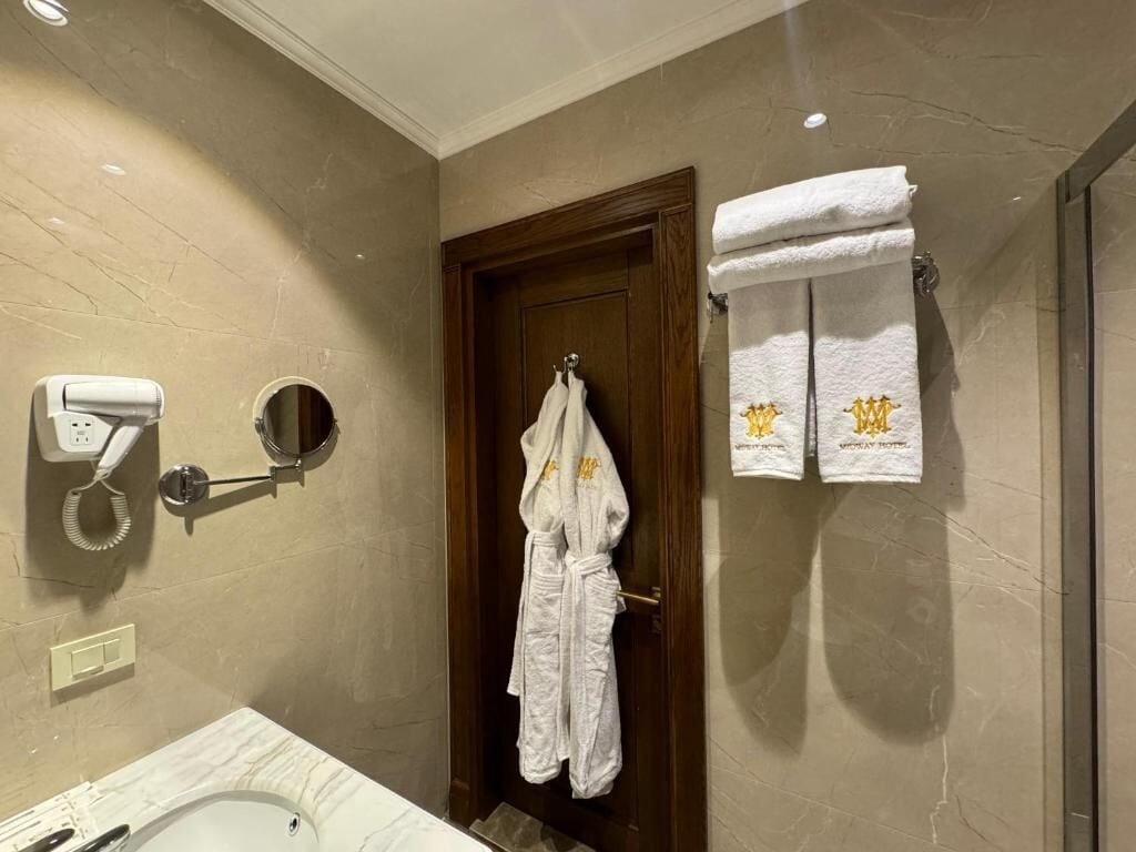 Photo - Midway Hotel Baku