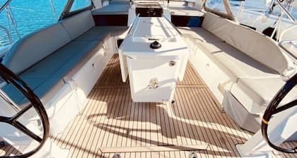 Dream Holiday on a Luxurious Sailing Yacht
