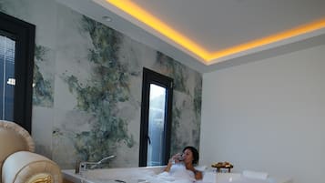 Romantic Studio Suite, Balcony, Sea View | Premium bedding, memory foam beds, minibar, in-room safe