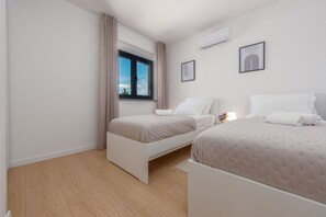 3 bedrooms, free cots/infant beds, bed sheets - Villa Pava (Zadar)