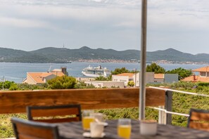 Outdoor dining - Villa Pava (Zadar)