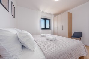 3 bedrooms, free cribs/infant beds, bed sheets - Villa Pava (Zadar)