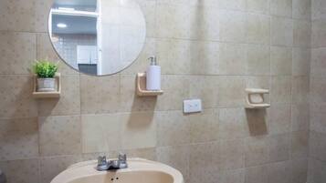 Dusche, Handtücher, Seife, Shampoo