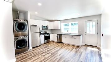 Mikrowelle, Ofen, Herdplatte, Geschirrspüler