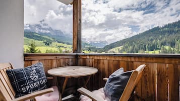 Appartamento Panoramic, Vista Montagna, Strada Altin, 5 | Terrace/patio