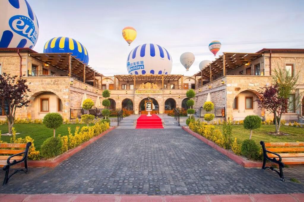 Vista frontal de la propiedad