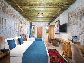 Superior Triple Room, Terrace, Valley View | Premium bedding, free minibar, in-room safe, desk - Rapsodi Cappadocia (Çavuşin)