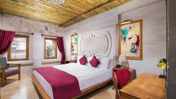 Superior Room | Premium bedding, free minibar, in-room safe, desk