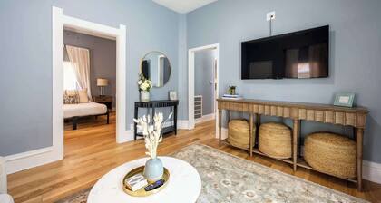 Affordable Cozy Retreat in Indianapolis