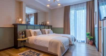 Cozy 1-bedroom apartment in delightful Manavi with WiFi, AC