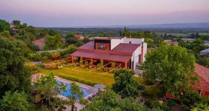 Cozy 1-bedroom apartment in delightful Manavi with WiFi, AC