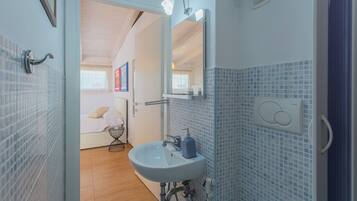 Apartemen | Kamar mandi