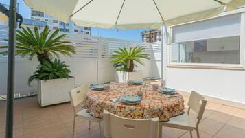 Apartment | Terrace/patio