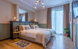 1 dormitorio, tabla de planchar con plancha, wifi y ropa de cama