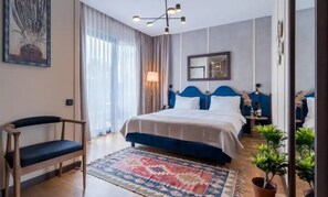 1 dormitorio, tabla de planchar con plancha, wifi y ropa de cama