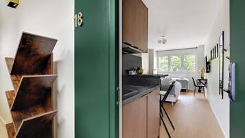 Individually decorated, individually furnished, laptop workspace