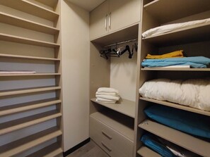 Interior - Spacious 4-bedroom apartment with WiFi, AC in awesome Yerevan (Yerevan)