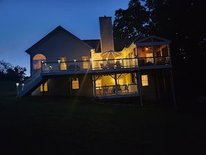 Exterior - Spacious 5-bedroom house with kitchens and decks on both levels. (Mineral)