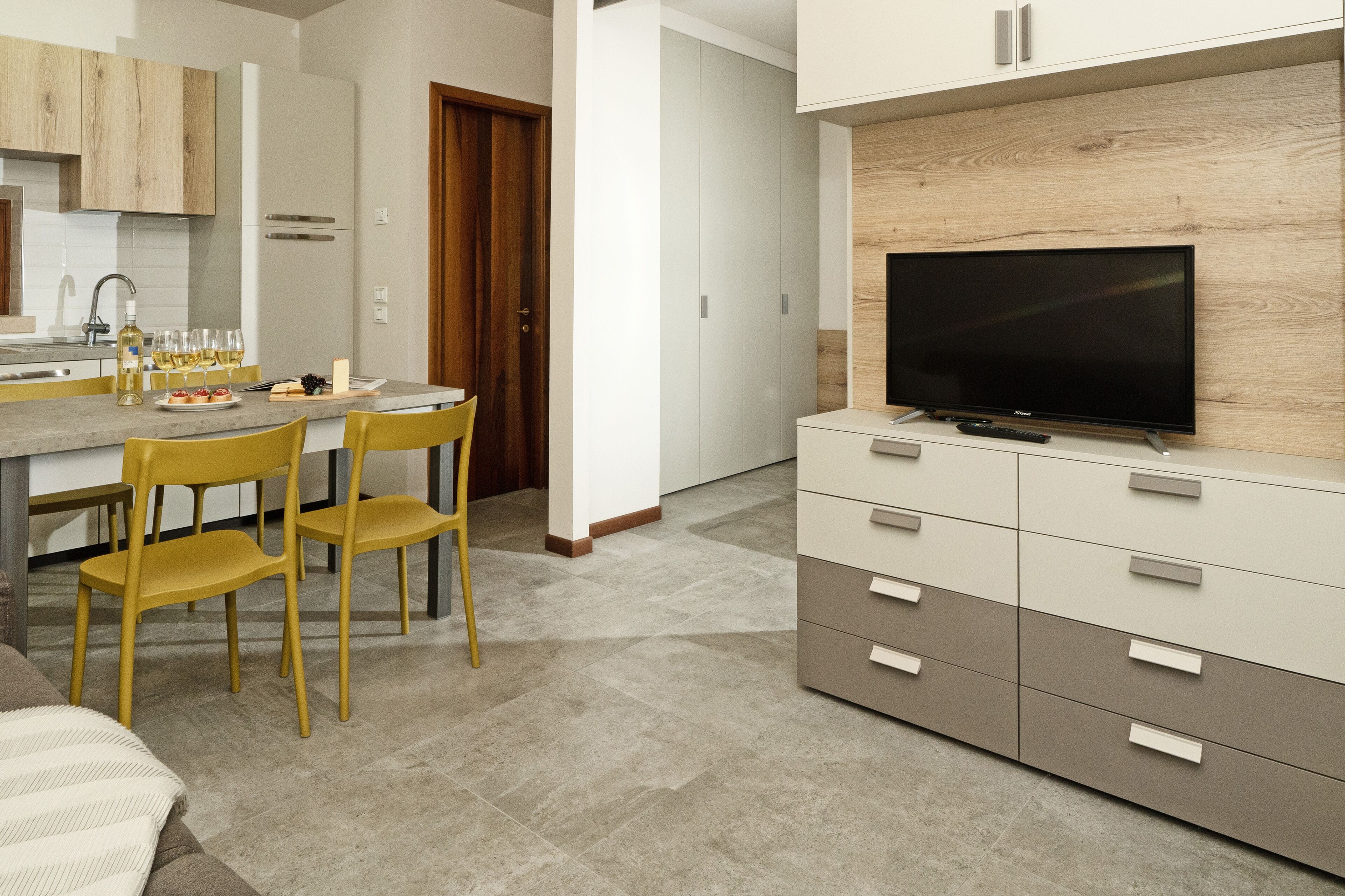Apartamento | Zona de estar | Televisión de 30 cm con canales digitales