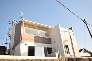 Unclassified image, 4 of 5, button - Daikyo Engtsuto Villa (Shirahama)