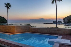 Outdoor pool - Daikyo Engtsuto Villa (Shirahama)