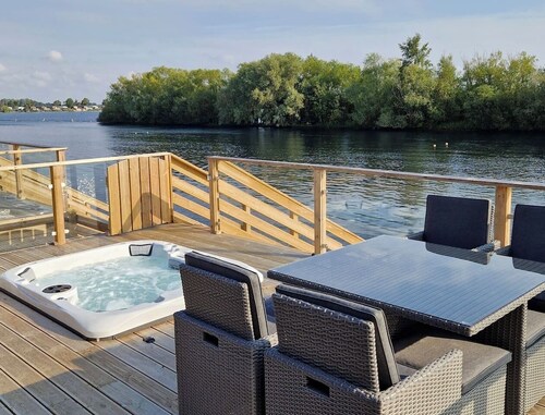 Willow's Lodge Tallington Lakes, Near Stamford PE9