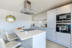 Microwave, oven, dishwasher, high chair - 4 Bed in Woolacombe (oc-b29470) (Woolacombe)