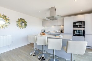 Microwave, oven, dishwasher, high chair - 4 Bed in Woolacombe (oc-b29470) (Woolacombe)