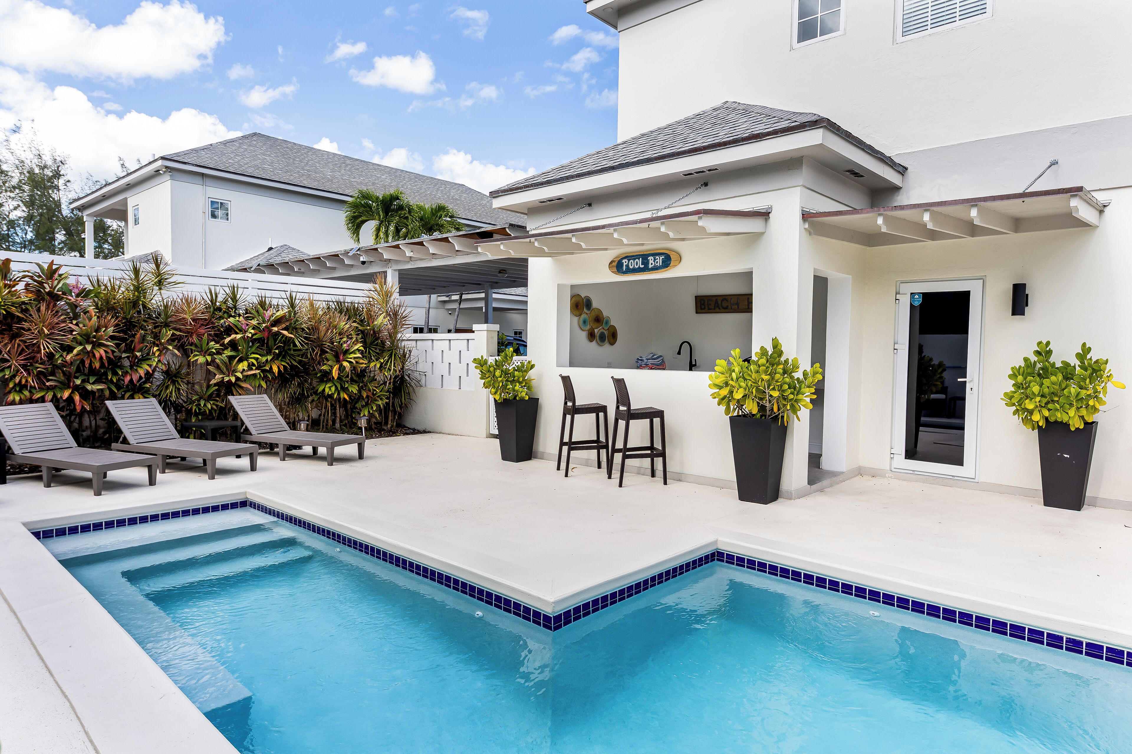 حمّام سباحة خارجي