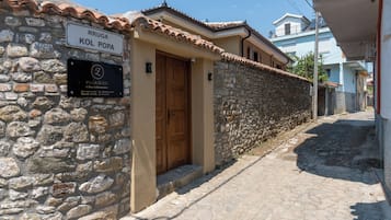 Façana frontal de l'allotjament