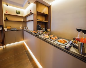 Bao gồm bữa sáng buffet hàng ngày