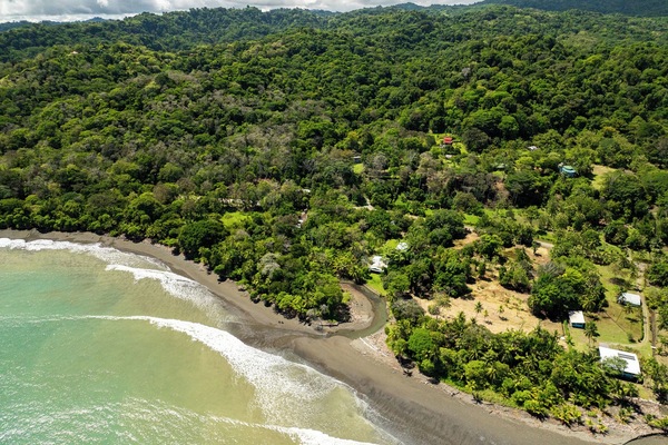 House is next to Higuito river,it flows into ocean. This is our beach front.