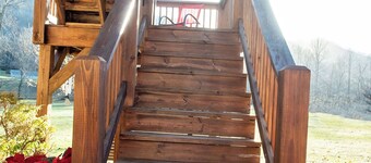 Betty's creek loft in Rabun Gap with beautiful views. 10 miles from Clayton.