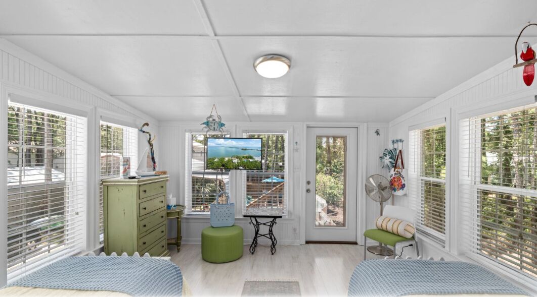 3 عدّة غرف نوم ومكواة/لوح كي وواي فاي وملاءات أسرّة