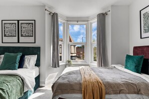 4 bedrooms, Internet, bed sheets