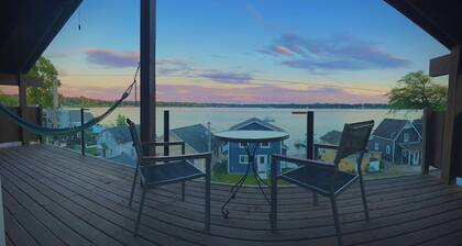 4 bedroom Retreat at Tice beach on Indian lake