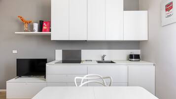 Apartment, Balcony | Private kitchen | Fridge, oven, dishwasher, toaster